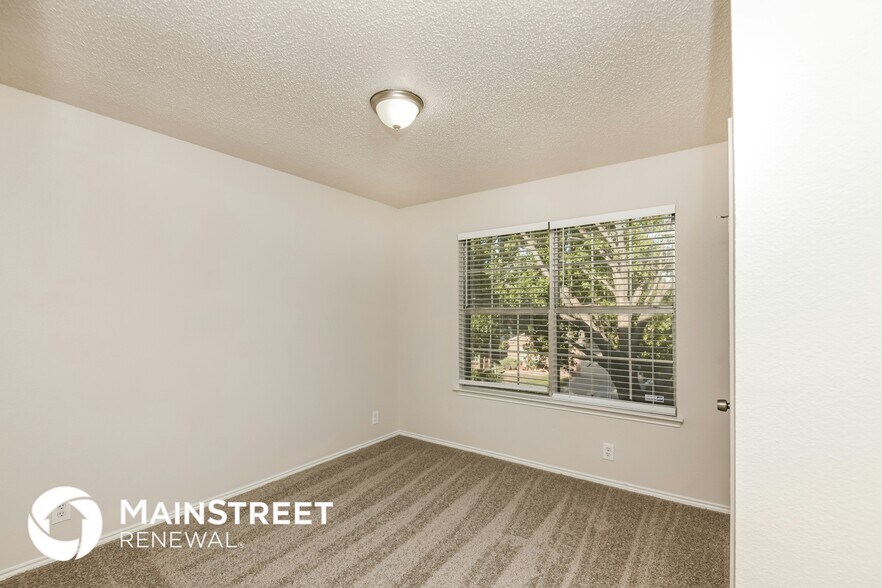 Building Photo - 1220 Cheyenne Ct