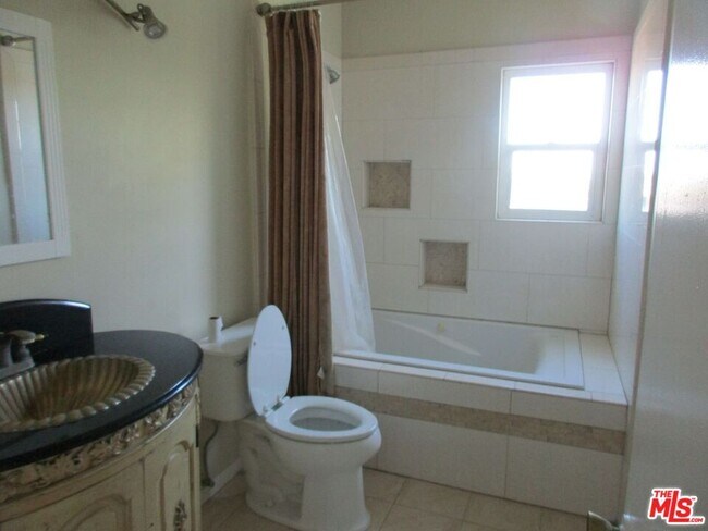 Building Photo - 5108 Valley Ridge Ave