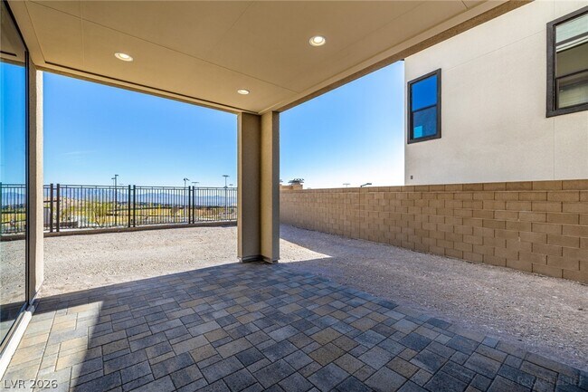 Building Photo - 980 Natural Harmony St