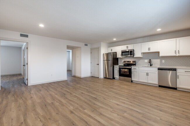 Building Photo - Beaux House at Bishop Ridge