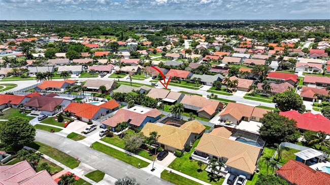 Building Photo - 9654 Sun Pointe Dr