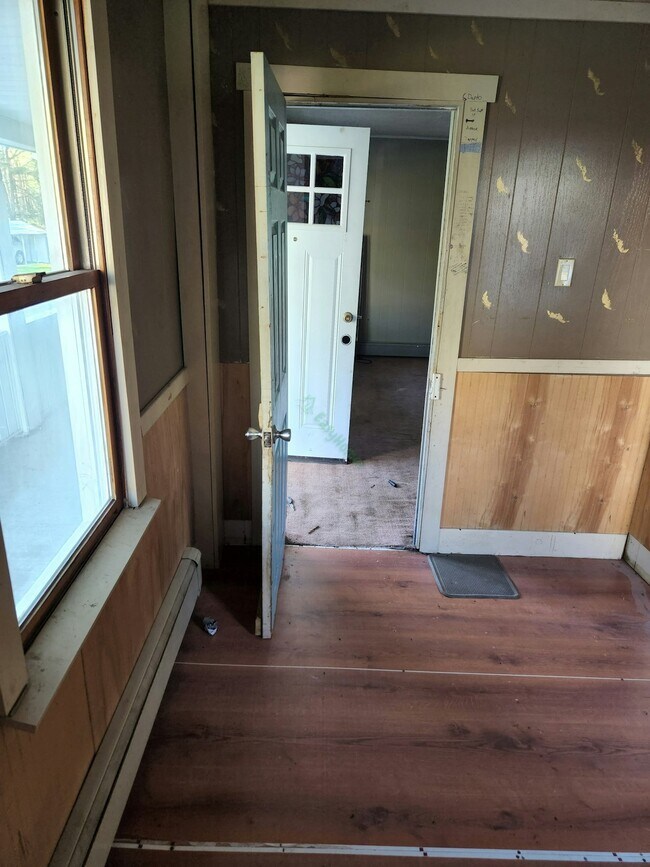 Building Photo - 701 Mino Dr