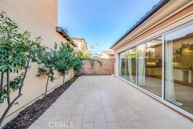 Building Photo - 64 Meander