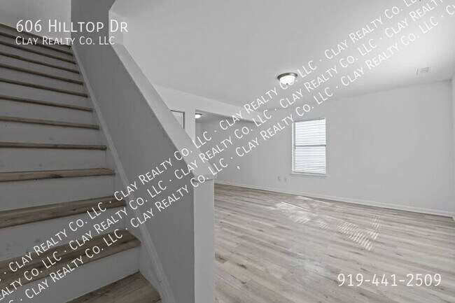 Building Photo - 606 Hilltop Dr