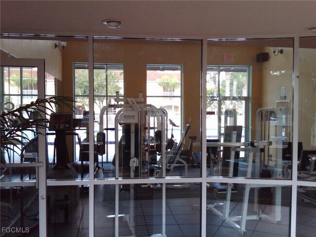 Building Photo - 3421 Winkler Ave