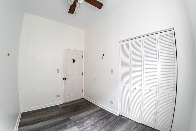 Building Photo - 317 S Homan Ave