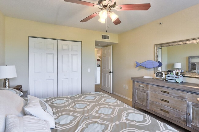 Building Photo - 321 Villa Cir