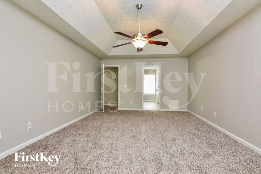 Building Photo - 205 Trelawney Ln