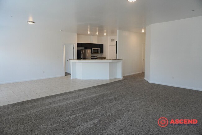 Building Photo - Beautiful Home Located in the Southwest!