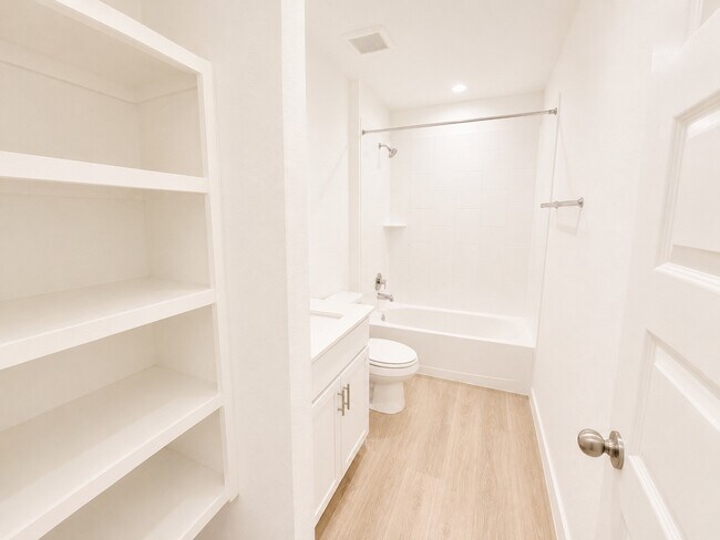 Building Photo - 7807 Acqua Pulita Ln