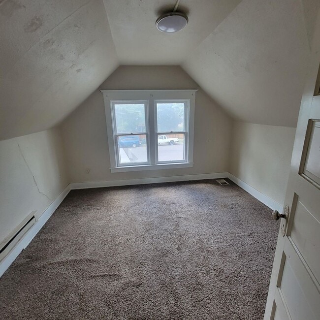 Building Photo - 3BR/1BA North Gonzaga Area Home