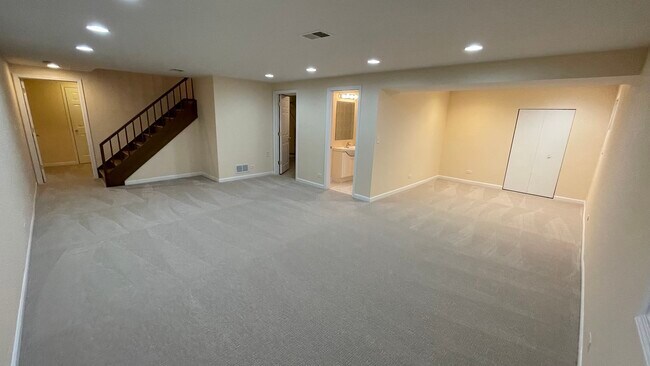Building Photo - 1723 Wildberry Dr