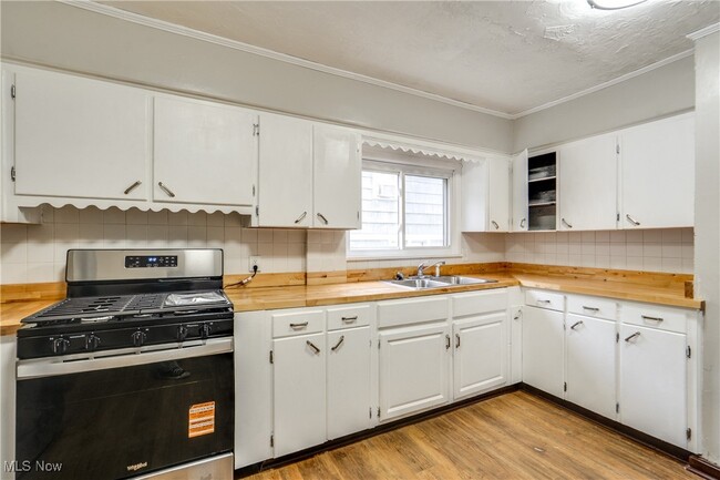 Building Photo - 2338 16th St SW