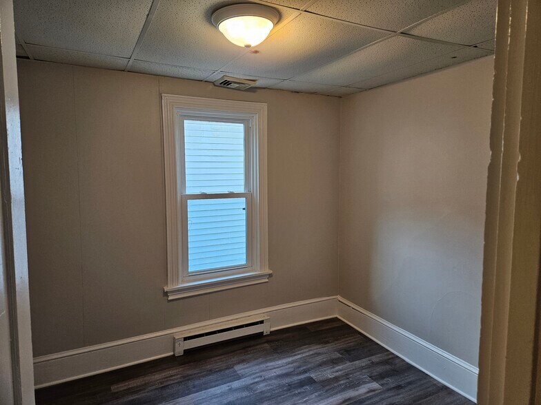 Building Photo - 139 E Louther St