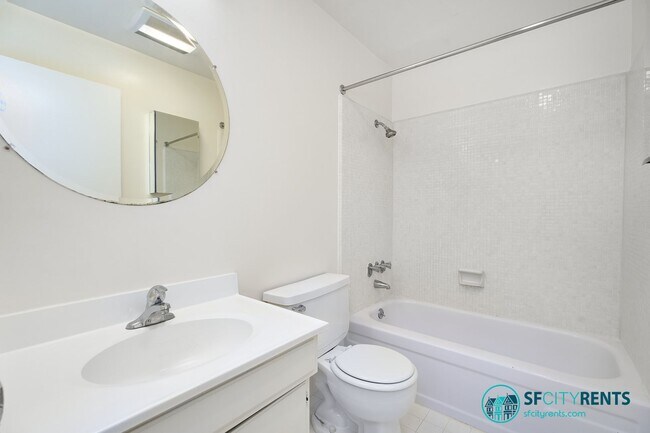 Building Photo - Pacific Heights: Studio w/ Sleeping Alcove...