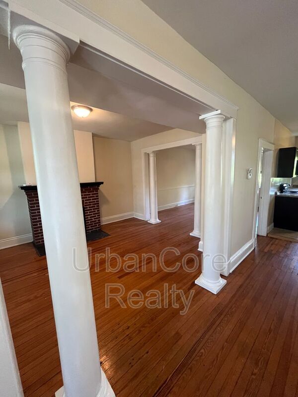 Building Photo - 709 N 35th St