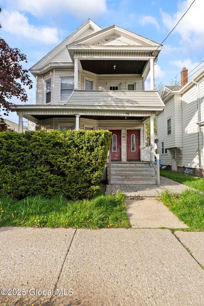 Building Photo - 831 Washington Ave