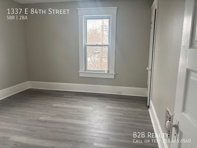 Building Photo - 1337 E 84th St