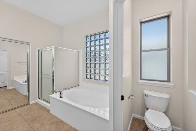 Building Photo - 4385 S Crosscreek Dr