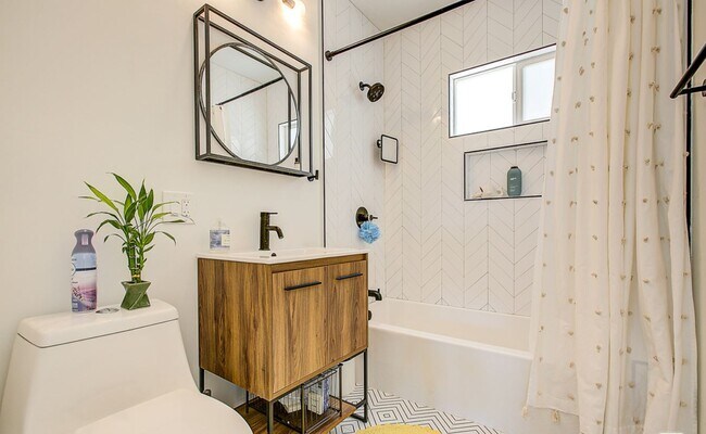 2nd bathroom - 663 Micheltorena St