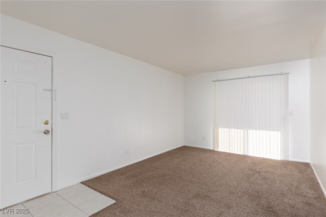 Building Photo - 7300 W Pirates Cove Rd