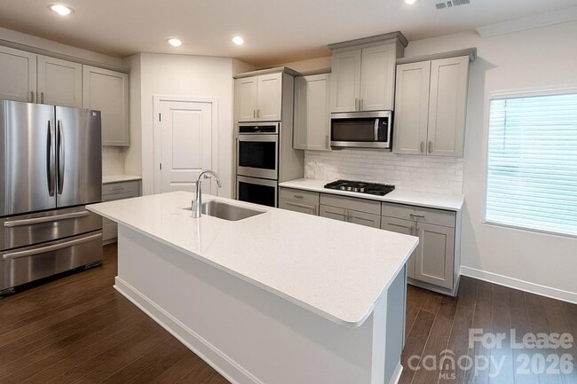 Building Photo - 826 Windage Wy