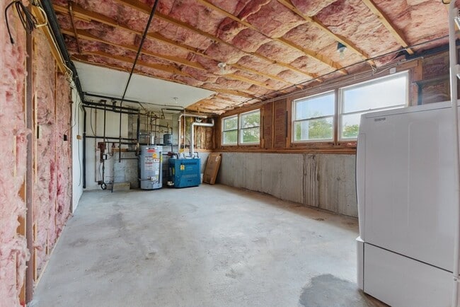 Building Photo - 121 Indian Meadow Dr