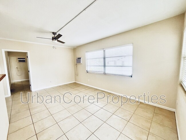 Building Photo - 115 7th Ave N