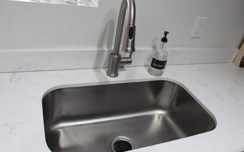 Building Photo - 1820 E Morten Ave