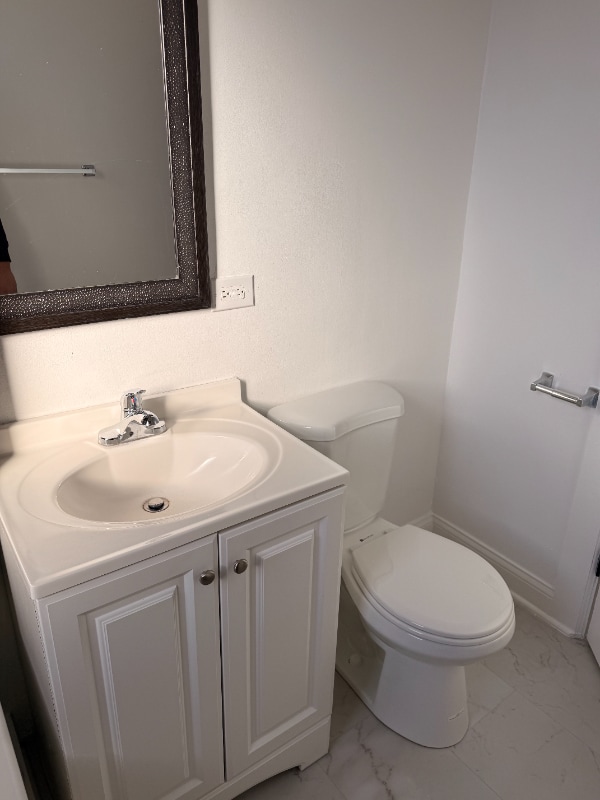 Building Photo - 9630 S Forest Ave