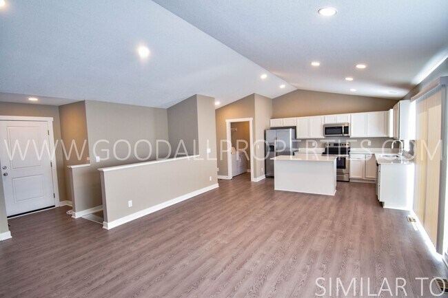 Building Photo - Must see this 4 Bedroom Walkout Ranch Style in Desoto
