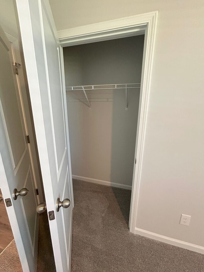 Building Photo - Brand new home with community amenties nes...