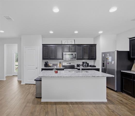 Building Photo - 420 Milverton Dr