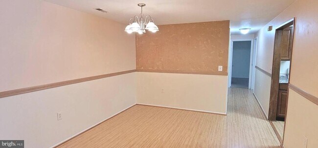 Building Photo - 18010 Chalet Dr