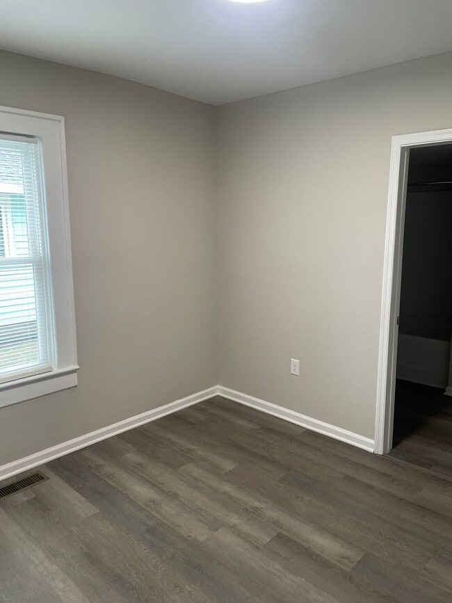 Building Photo - 816 Efird St