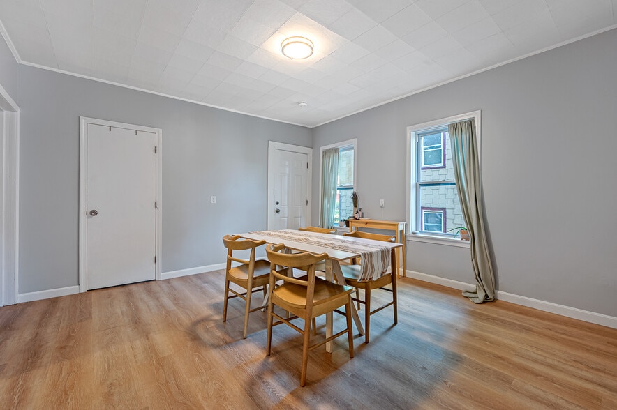 Building Photo - 30 Hooper St