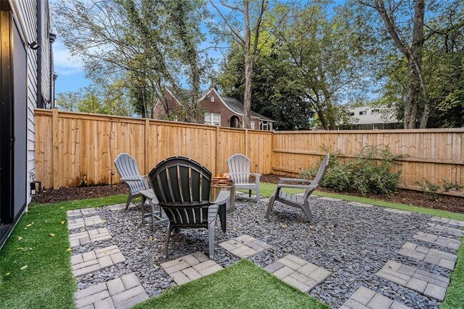 Building Photo - 1649 Overlook Wy NW