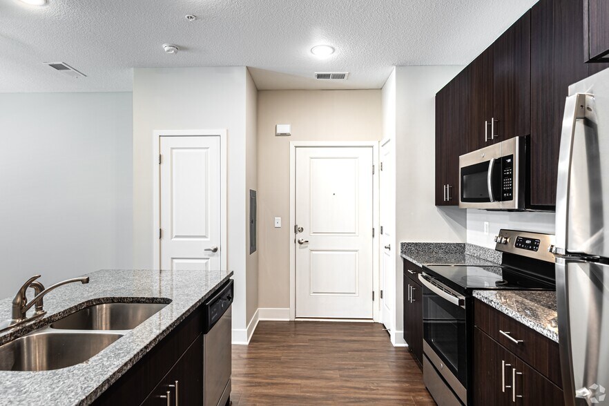 Building Photo - 5601 NE 80th Ter