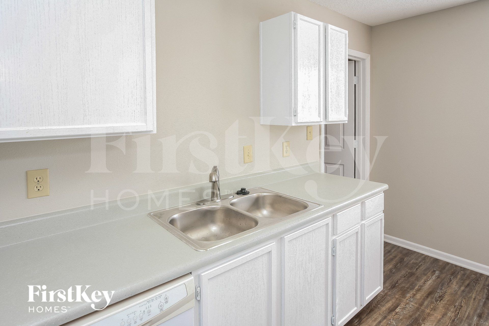 Building Photo - 9197 Huntleigh Cir
