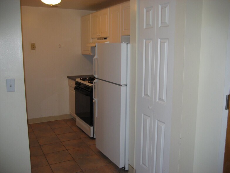 Building Photo - 15 N Beacon