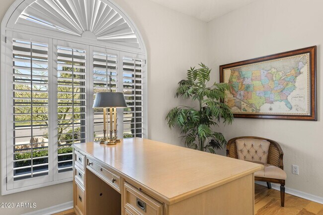 Building Photo - 10165 E Bella Vista Dr