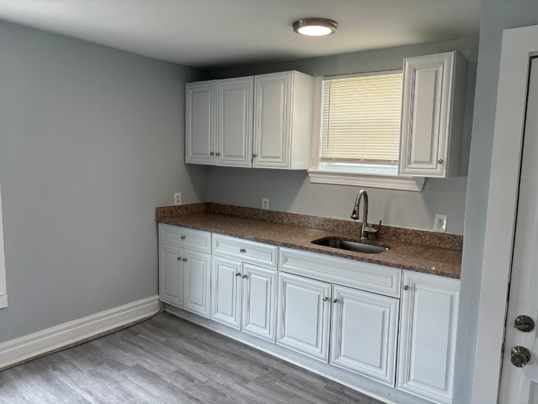 Building Photo - 656 Second St