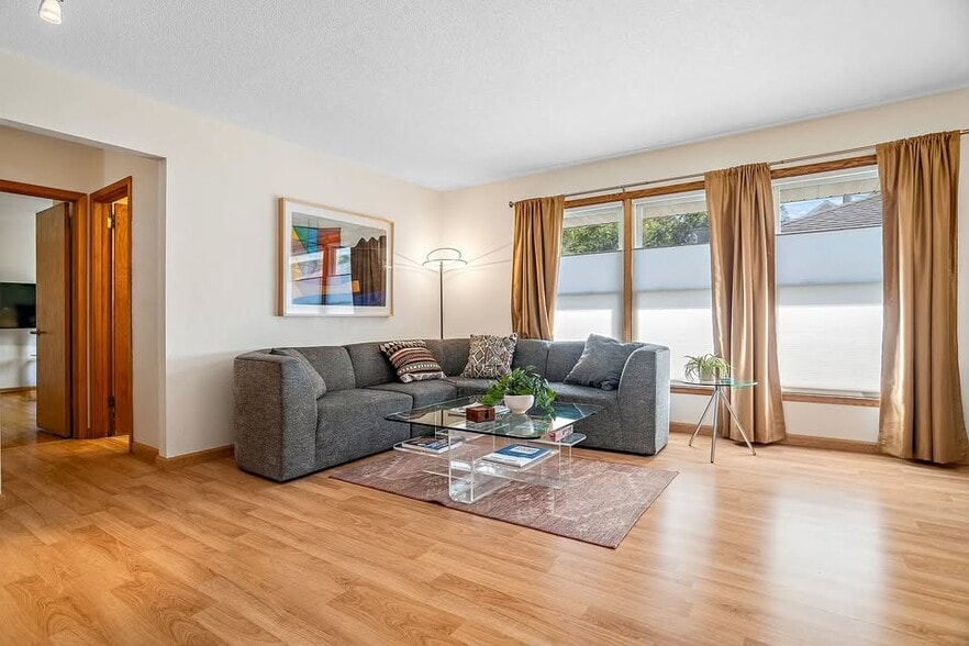 Building Photo - 4025 Chowen Ave S