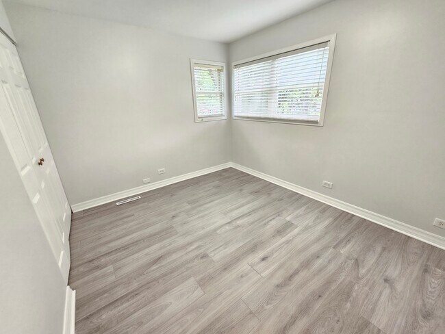 Building Photo - 18570 Pamela Pl