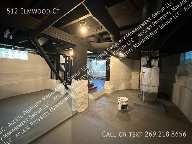 Building Photo - 512 Elmwood Ct