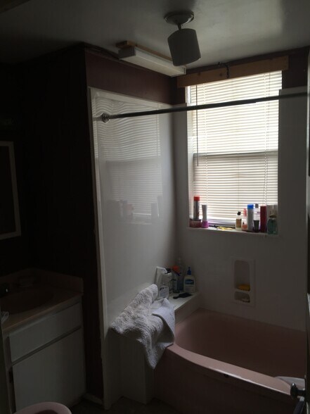 Building Photo - 2288 York Ave