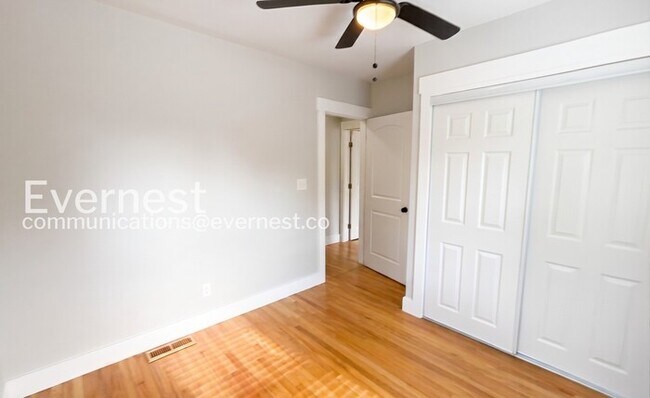 Building Photo - 3-Bedroom Home with Fenced Yard / Available Now!