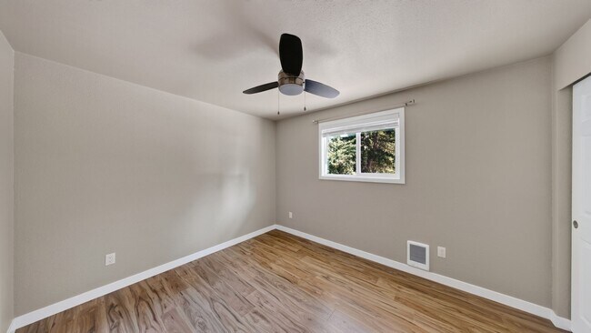 Building Photo - 2742 Umatilla Dr