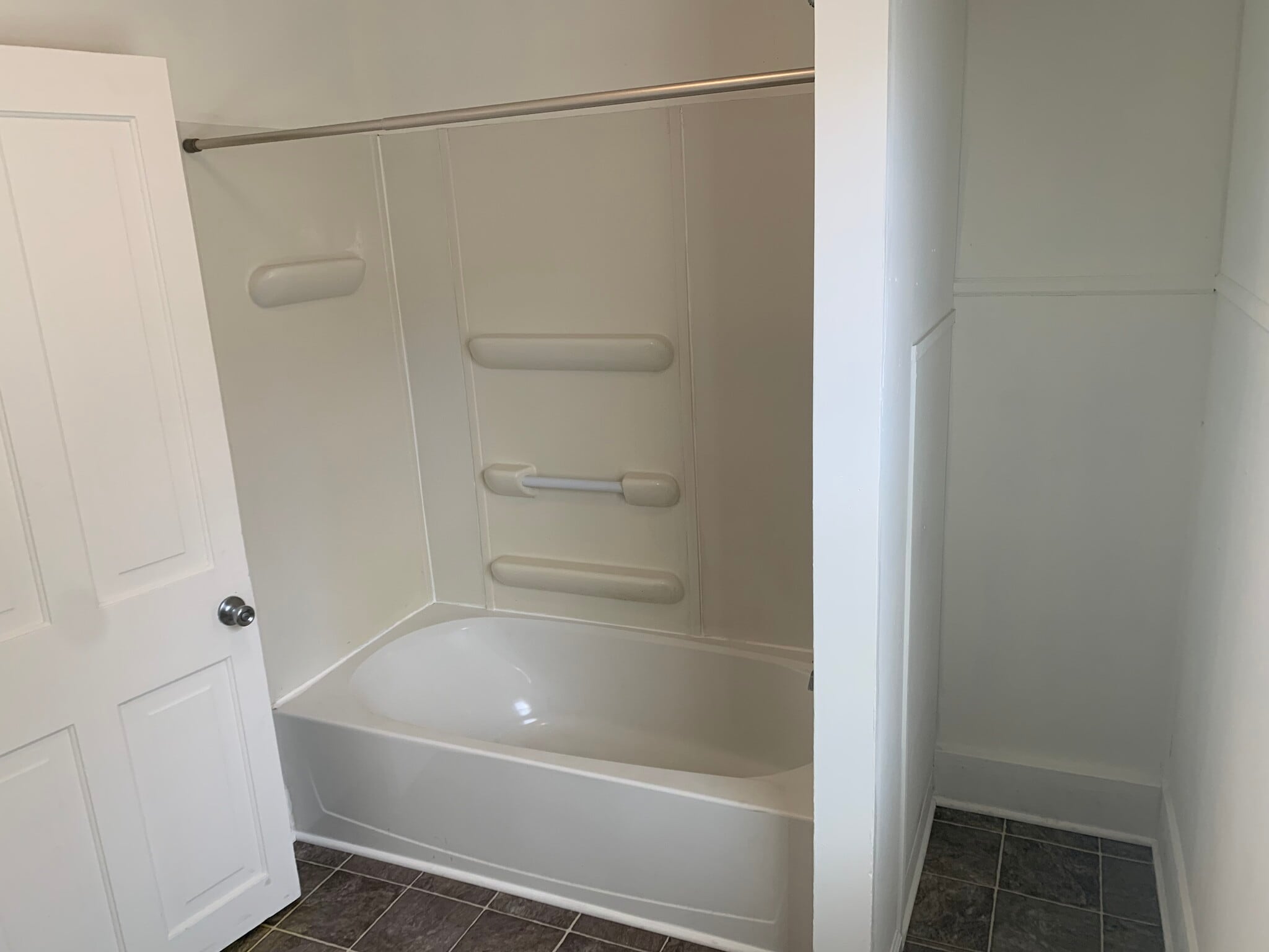 Building Photo - 1031 Hancock St