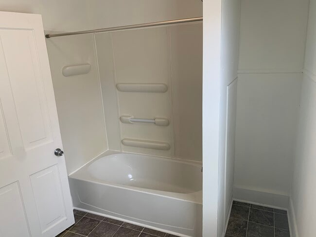 Building Photo - 1031 Hancock St